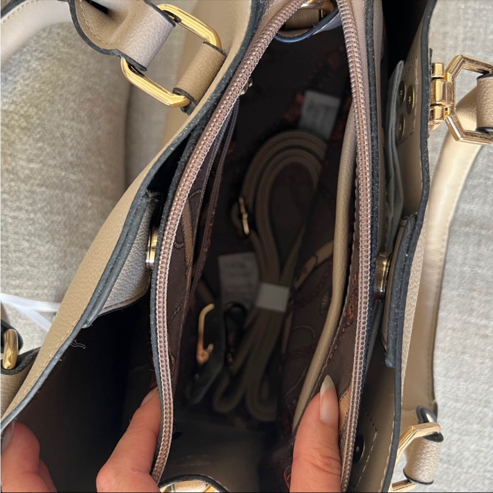 La Terre Fashion Beige Pebbled Satchel with Top Handles - Picture 4 of 5